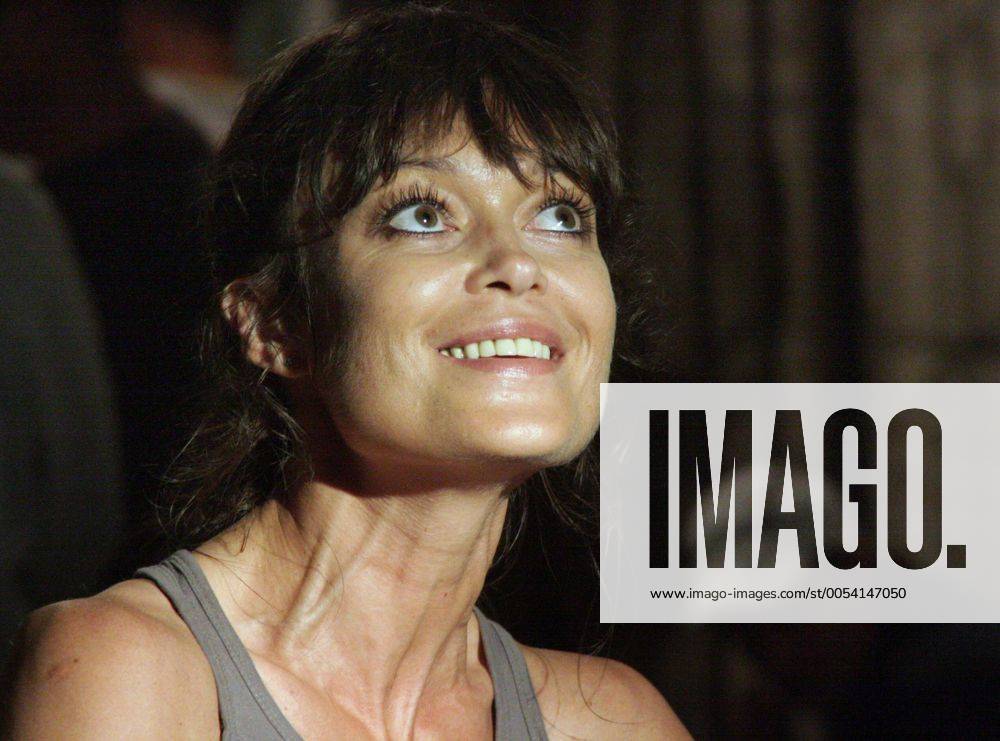 Masaj stolida porno majburan jinsiy aloqa