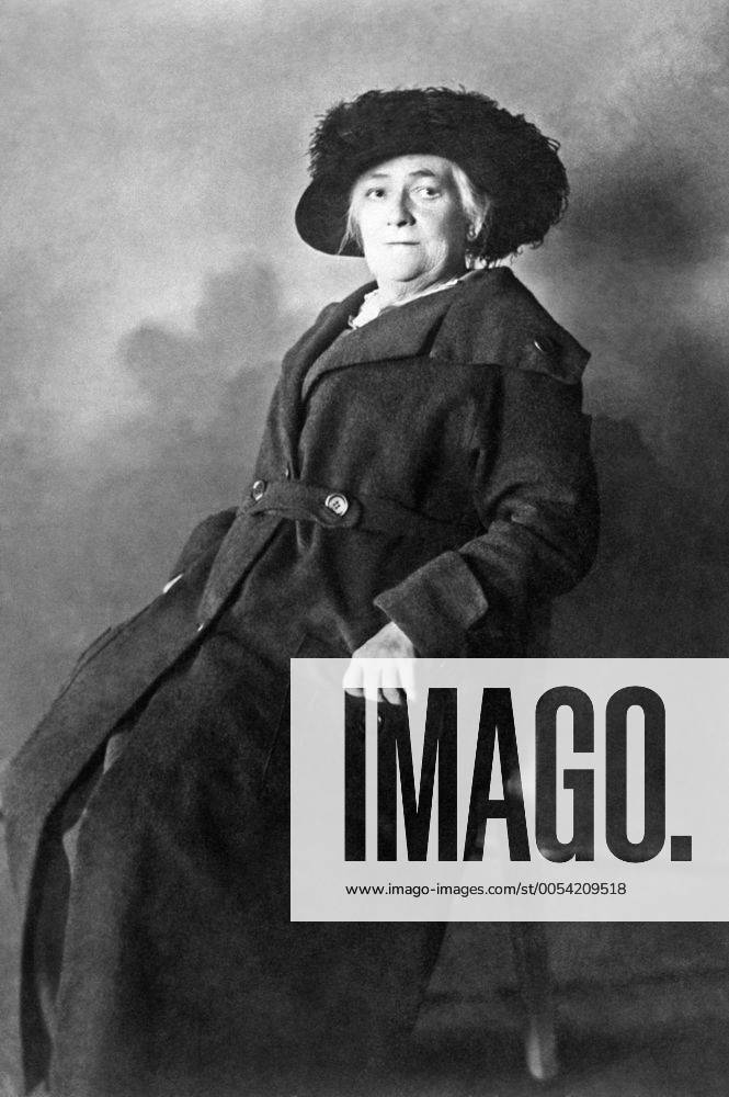 Clara Josephine Zetkin, International workers movement activist and