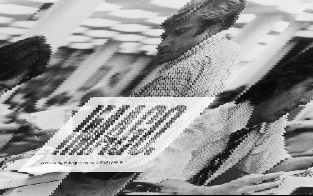 Die Unbestechlichen (USA 1976) The reporters Carl Bernstein (DUSTIN