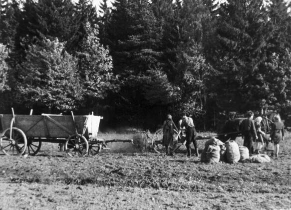 Sudetenland 1947. Etnic Germans who have resided in Czech and Moravian ...