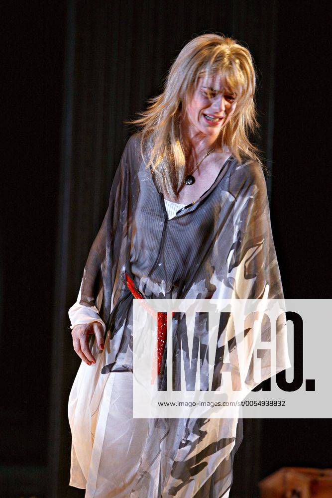 Beglau, Bibiana (Schauspielerin). Hier Als Ljubow Andrejewna