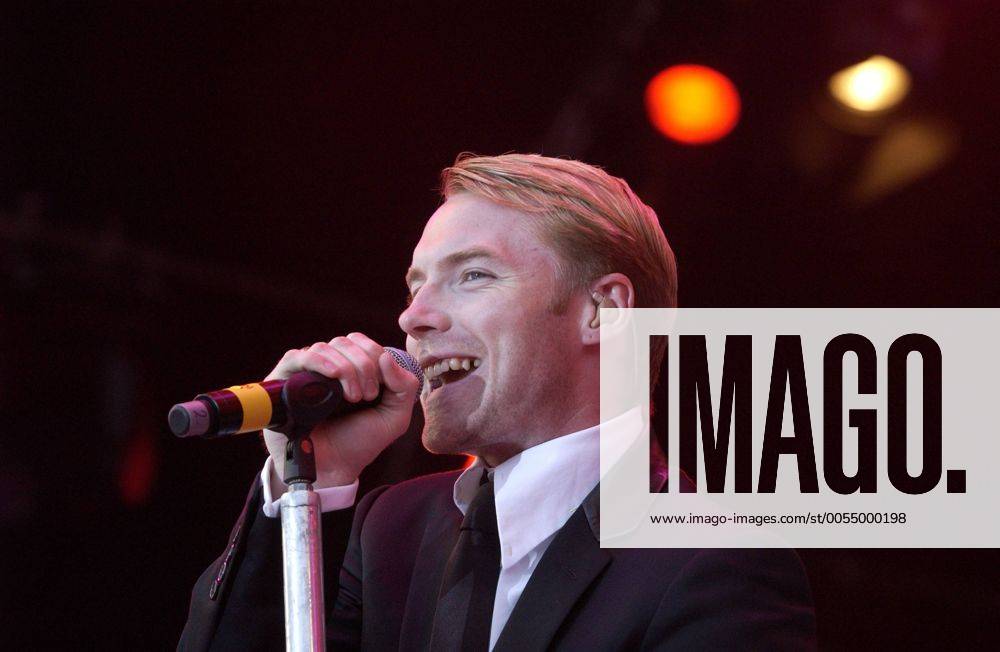 Ronan Keating irischer Sänger live on stage auf der Bühne in Köln Roncalliplatz am 29.06.2006 Ronan