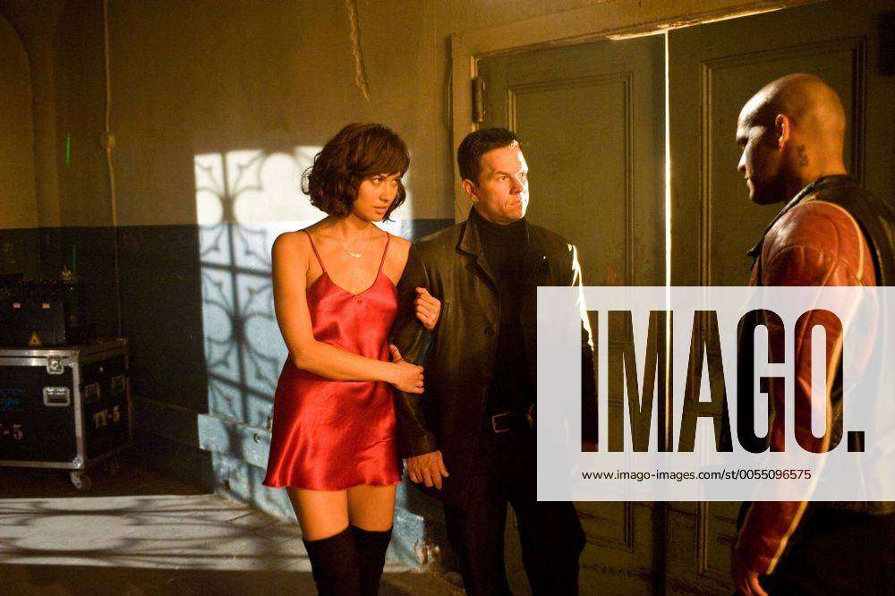 2008 Max Payne Movie Set Pictured Olga Kurylenko As Natasha And Mark Wahlberg As Max Payne Rel