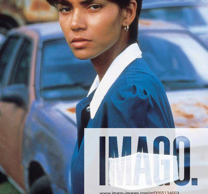 2001 Monster s Ball Movie Set PICTURED HALLE BERRY as Leticia