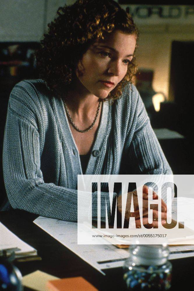 1999 - The Rage: Carrie 2 - Movie Set PICTURED: AMY IRVING as Sue Snell ...