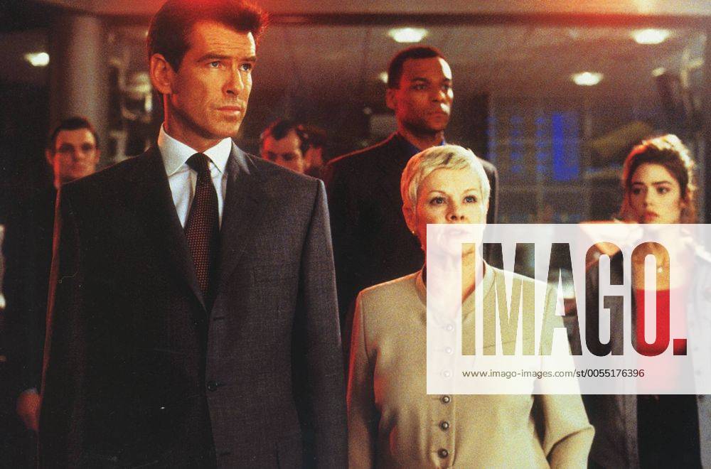 1999 - The World Is Not Enough - Movie Set PICTURED: PIERCE BROSNAN as ...