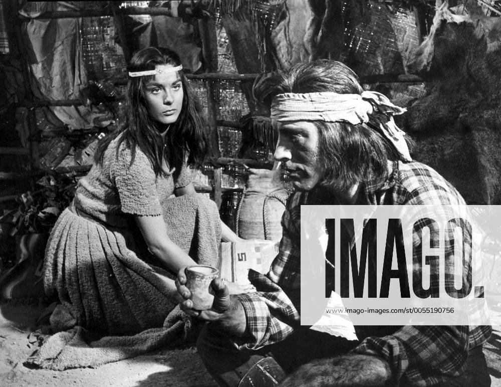 1954 - Apache - Movie Set Jul 09, 1954; Sedona, AZ, USA; JEAN PETERS as ...