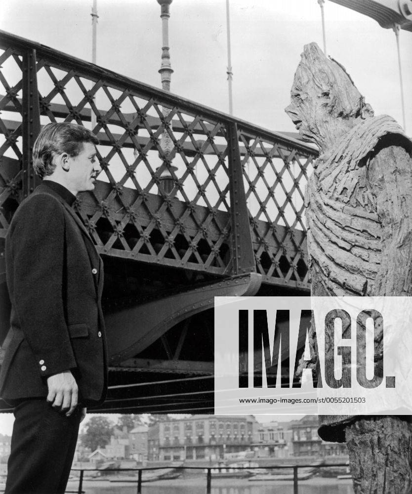 1967 - It - Movie Set PICTURED: RODDY MCDOWALL as Arthur Pimm RELEASE ...