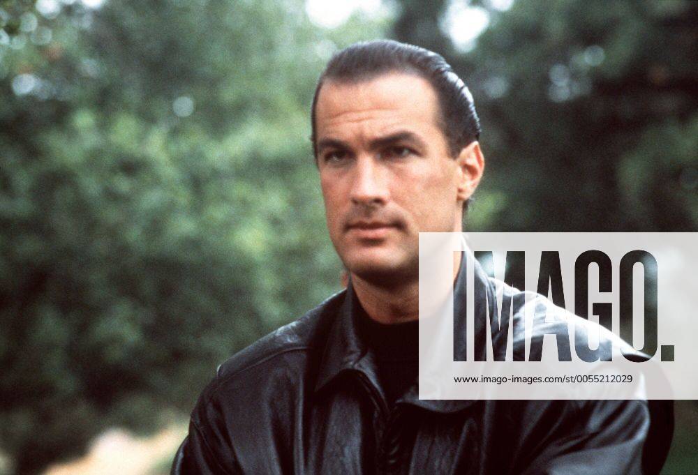 1990 Hard To Kill Movie Set PICTURED STEVEN SEAGAL as Mason Storm