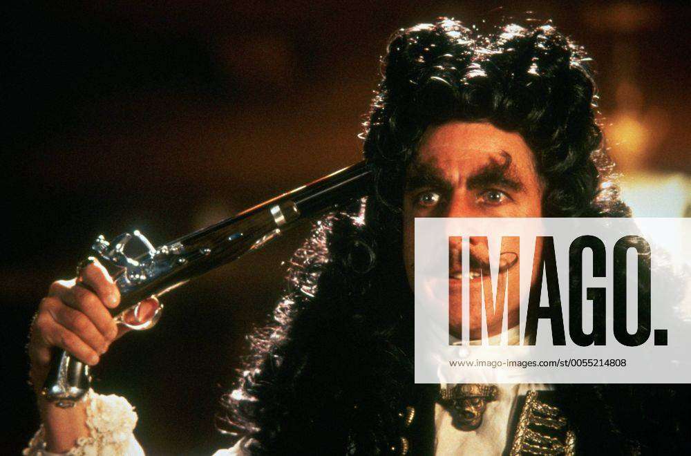 1991 - Hook - Movie Set PICTURED: DUSTIN HOFFMAN as Capt. Hook. RELEASE  DATE: 11 December