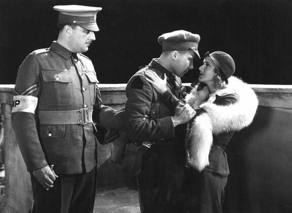 1931 - Waterloo Bridge - Movie Set PICTURED: MAE CLARKE as Myra ...