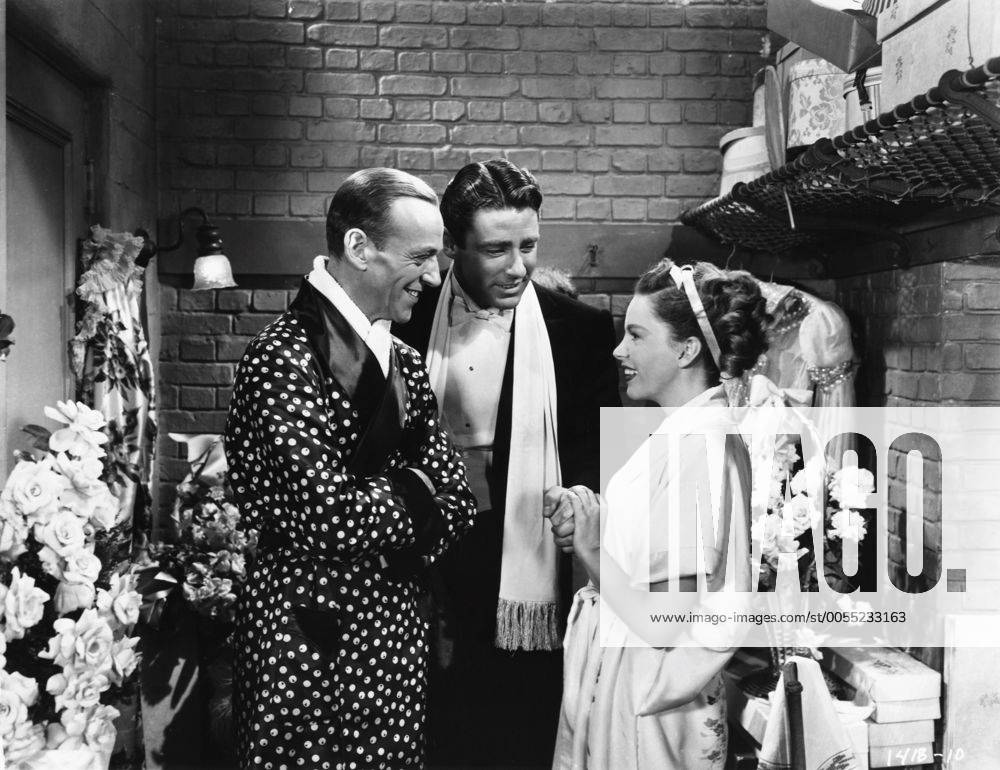 1948 - Easter Parade - Movie Set PICTURED: JUDY GARLAND as Hannah Brown ...