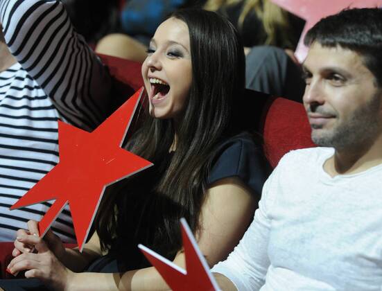 Amber bilan porno tomosha qiling