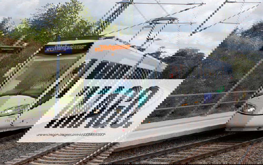 DEU, Deutschland, Kassel Regiotram ALSTOM RegioCitadis auf der