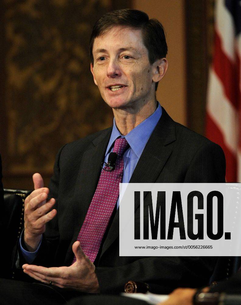 Bruce Reed, assistant to President Obama and Chief of Staff for Vice ...