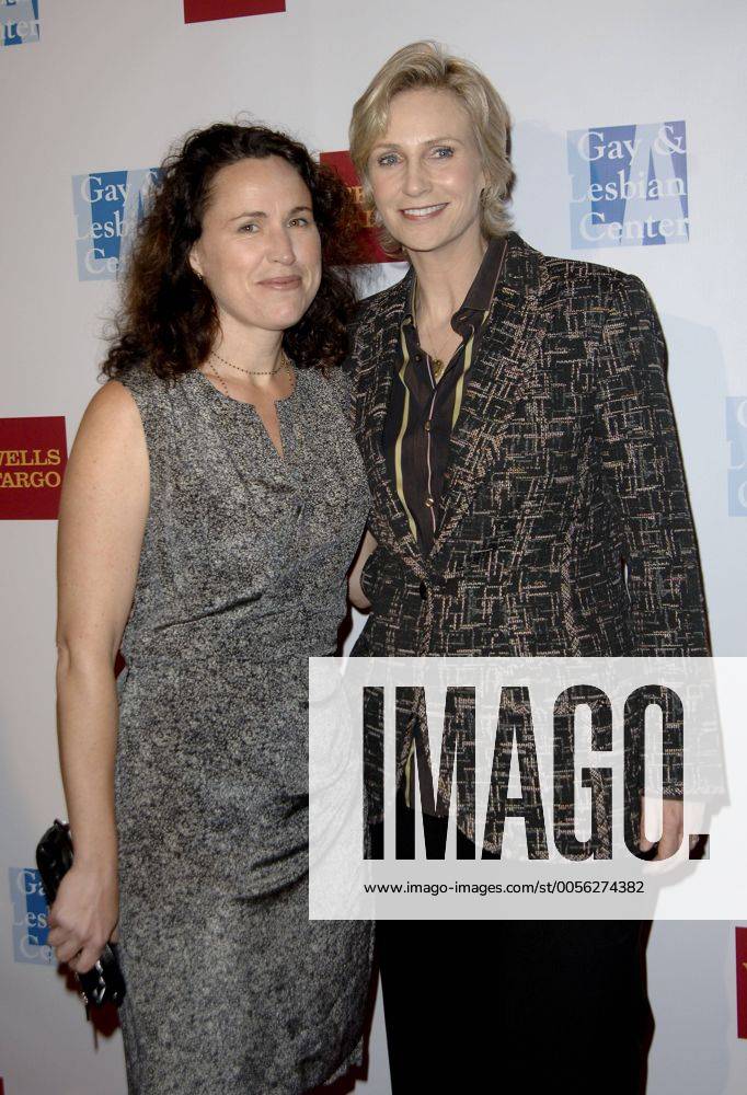 Lara Embry Lara Embry, Jane Lynch The 22nd Annual Producers Guild (PGA