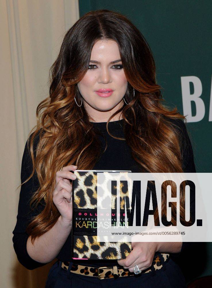 KHLOE KARDASHIAN BOOK SIGNING AT BARNES AND NOBLES 5TH AVENUE New York ...