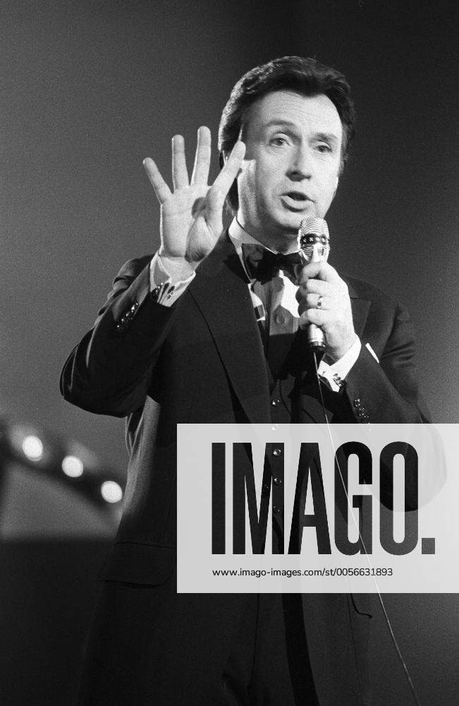 Peter Alexander (Entertainer) 02 84 ru Peter Alexander bei einem GalaKonzert in der Dortmunder