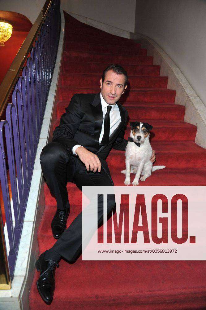 Jean Dujardin, der Schauspieler und Hauptdarsteller mit Hund Archie ...