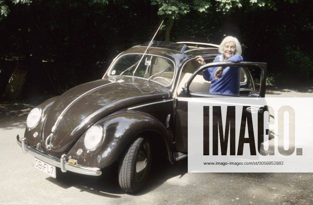Annemarie Wendl mit VW Käfer in Auto Motor und Sport TV (VOX) 05 97 böw