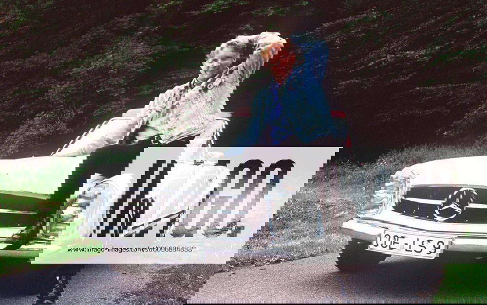 Wolfgang Link mit Mercedes 230 SL Pagode in Auto Motor und Sport TV