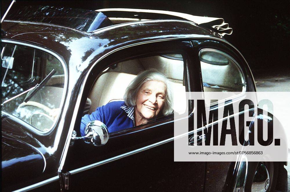 Annemarie Wendl mit VW Käfer in Auto Motor und Sport TV (VOX) 05 97 böw