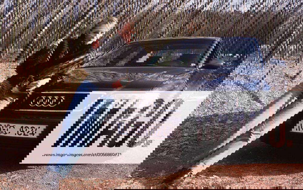 Nicole mit Audi A 8 in auto motor und sport tv (VOX) 02 98 böw Frau