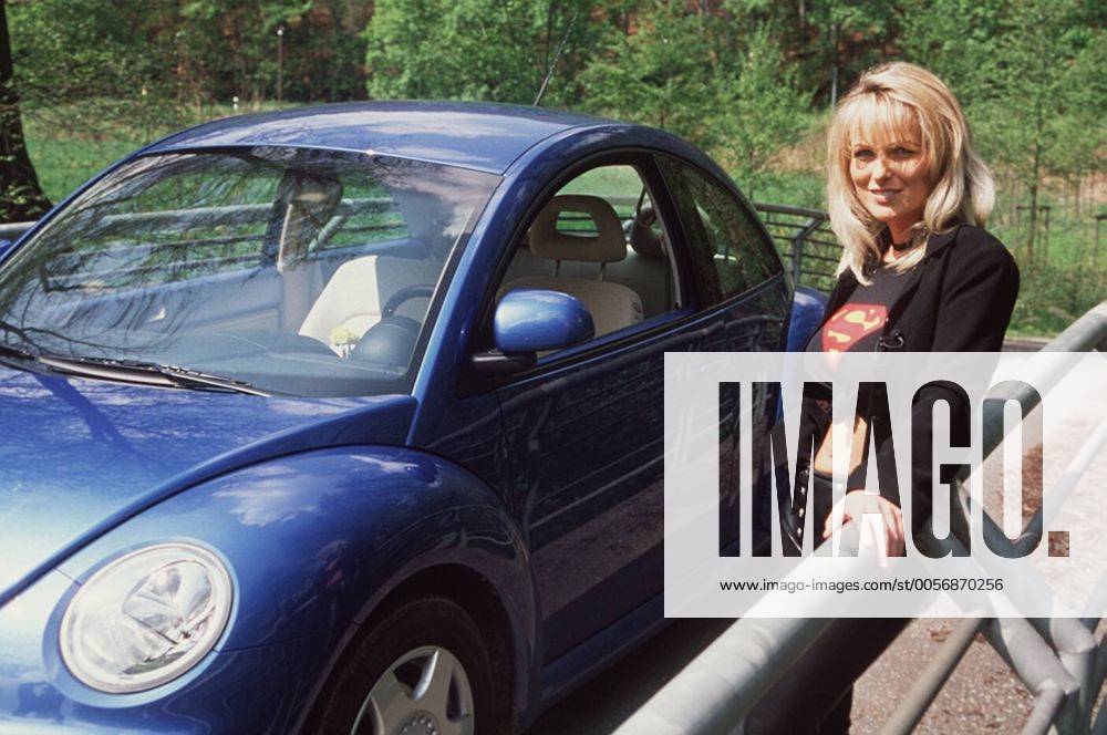 Nadine Tschanz & VW New Beetle in auto motor und sport tv (VOX) 05 98