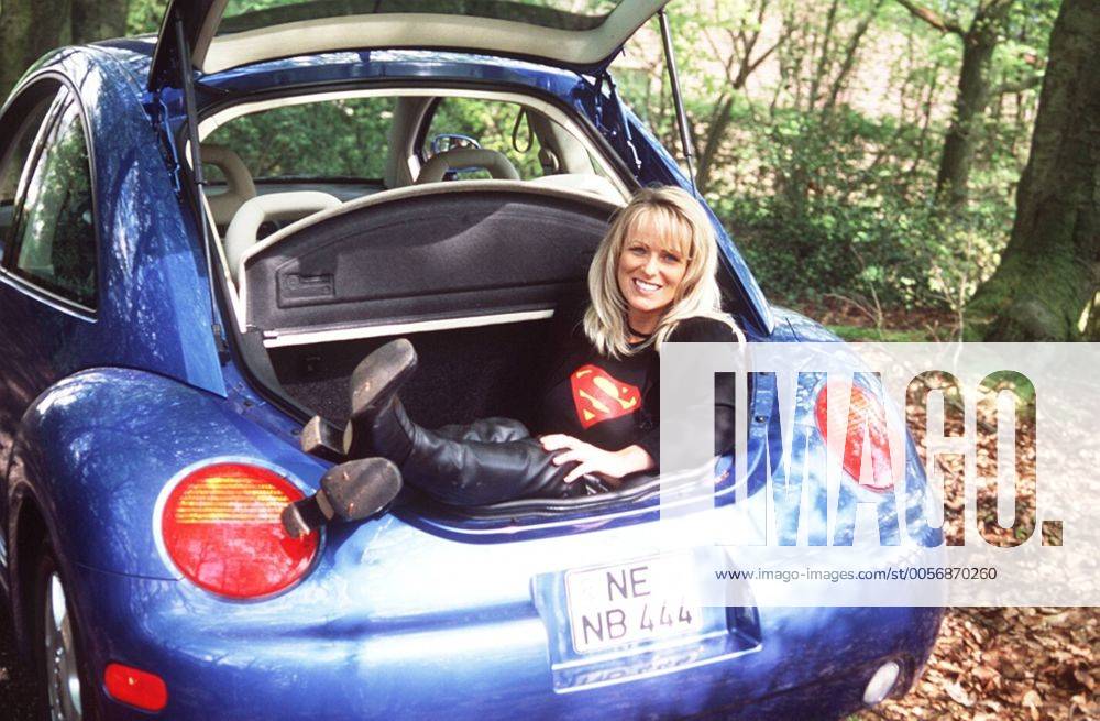 Nadine Tschanz & VW New Beetle in auto motor und sport tv (VOX) 05 98