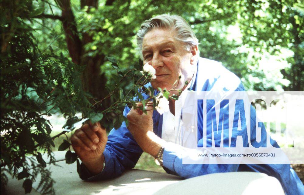 Günter Pfitzmann mit VW Golf Cabriolet IV in auto motor und sport tv