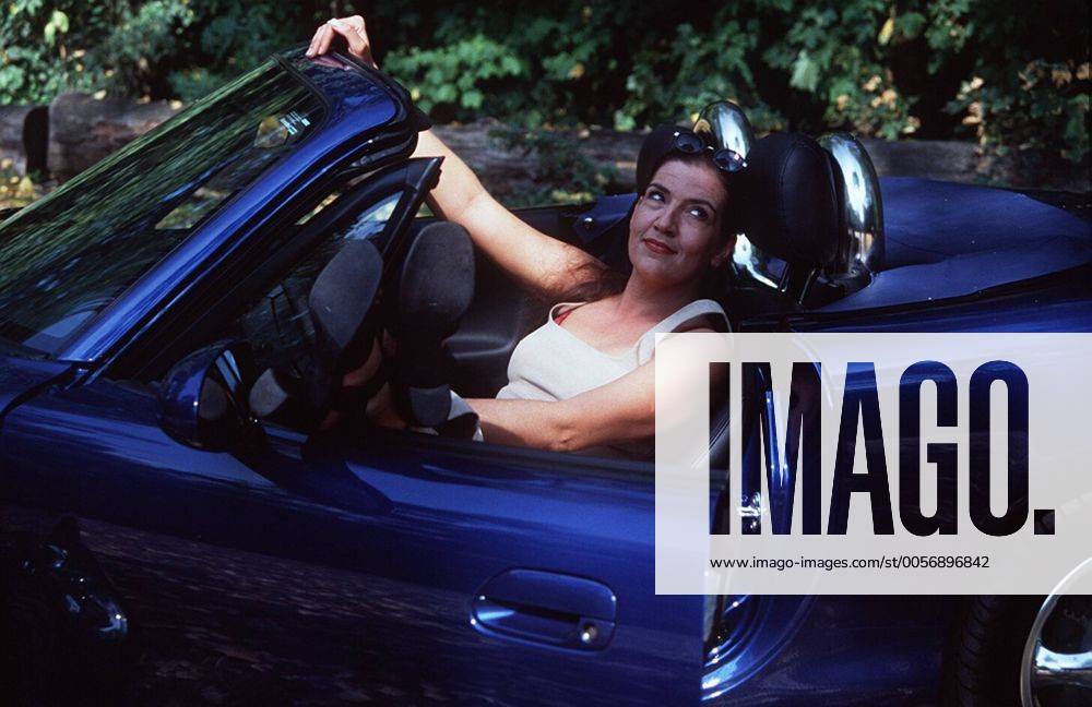 Katy Karrenbauer mit Mazda MX 5 in auto motor und sport tv (VOX) 09 99