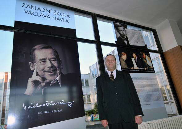 Elementary School Na Valech in Podebrady changed its name to Vaclav ...