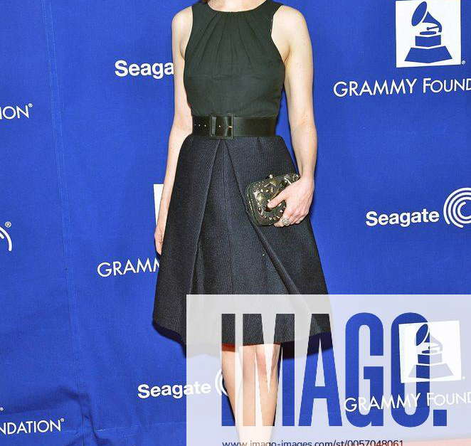 Singer-songwriter Anna Nalick arrives at the GRAMMY Foundation s 14th ...