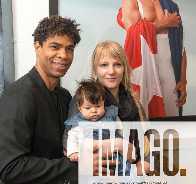 Ballet dancer Carlos Acosta with his fiancee Charlotte Holland and ...