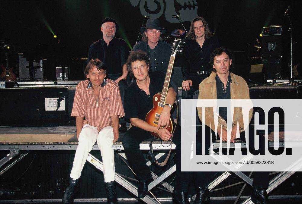 Wolfgang Niedecken und die Kölner Rockband BAP , aufgenommen bei den ...