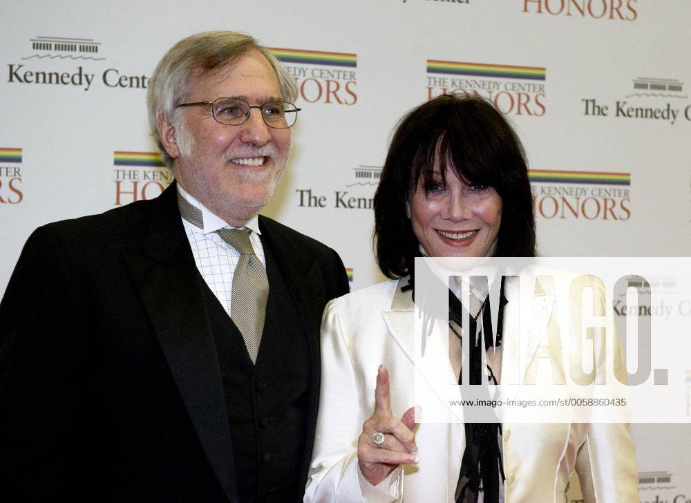 Michele Lee and Fred Rappoport arrive for the formal Artist s