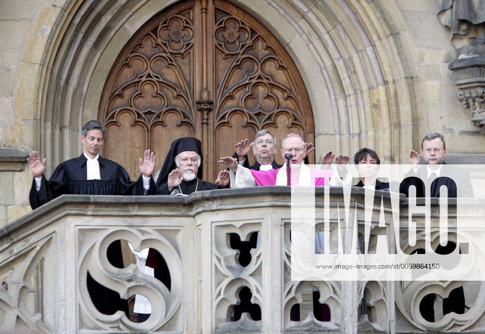 Abschlußsegen nach einem ökumenischen Gottesdienst beim Katholikentag