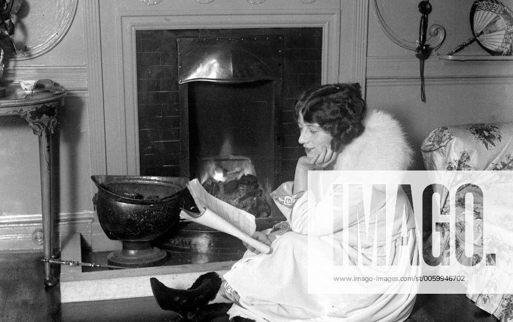 Mademoiselle Edmee Dormeuil , actress , at her home in Charles Street ...