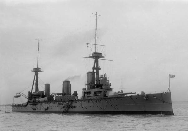 British Royal Navy . HMS Indefatigable , lead ship in the Indefatigable ...