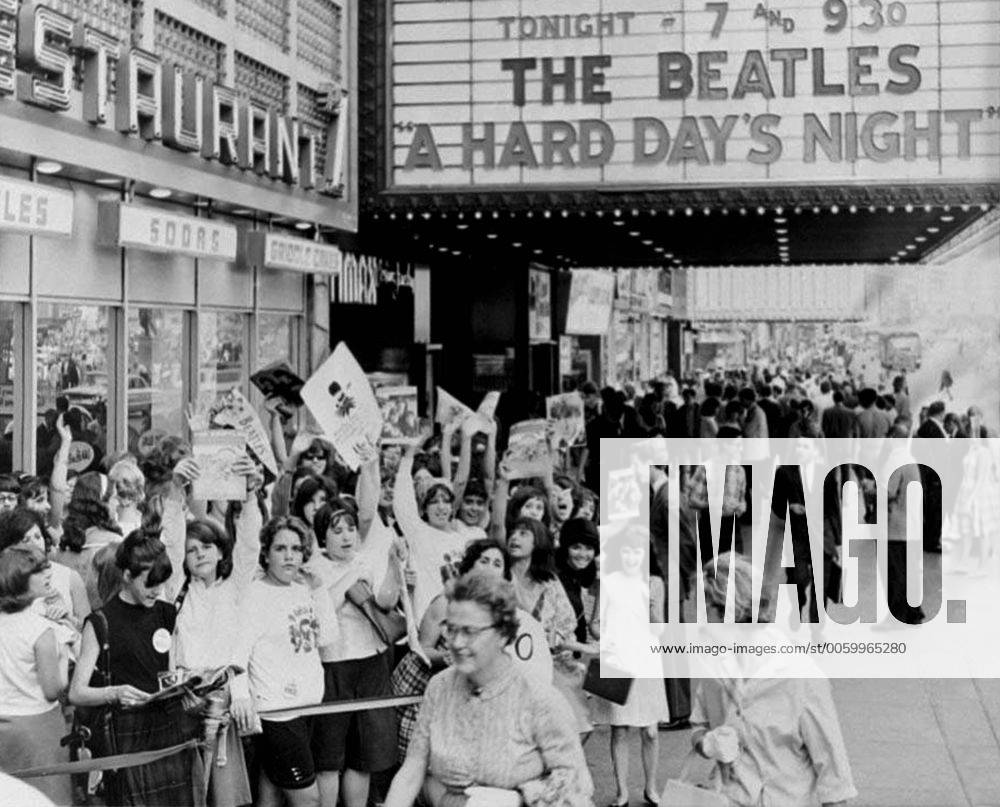 Thousands of movie goers and spectators jammed the Times Square area ...