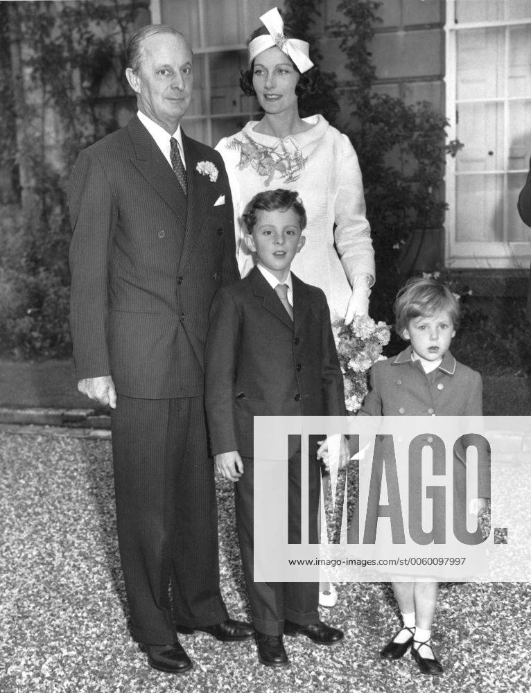 Viscount Astor, 53, was married at Hampstead Register Office to 30yearold model Bronwen Pugh