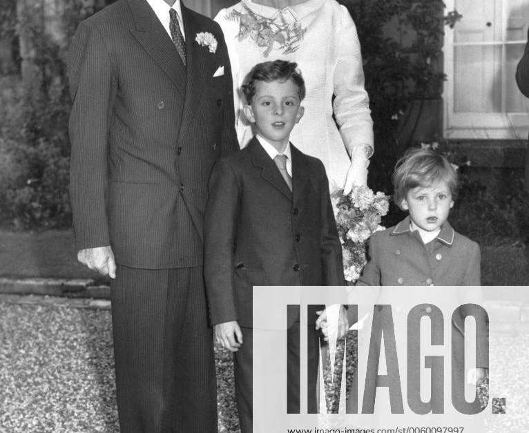 Viscount Astor, 53, was married at Hampstead Register Office to 30yearold model Bronwen Pugh