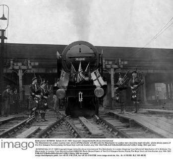 The Manchester to London express train which left Manchester at 9.45 ...