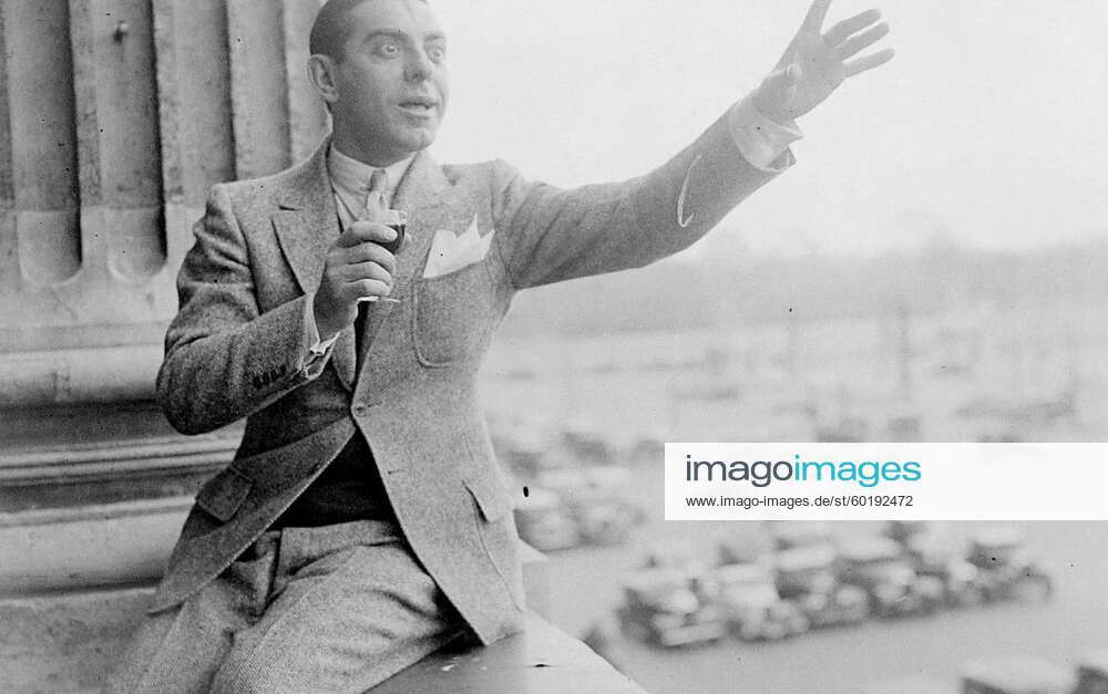 Eddie Cantor ( American film comedian ) rolling those famous eyes of ...