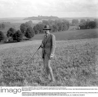 Earl of Pembroke entertains a Duke of York and Prince Henry Wilton ...