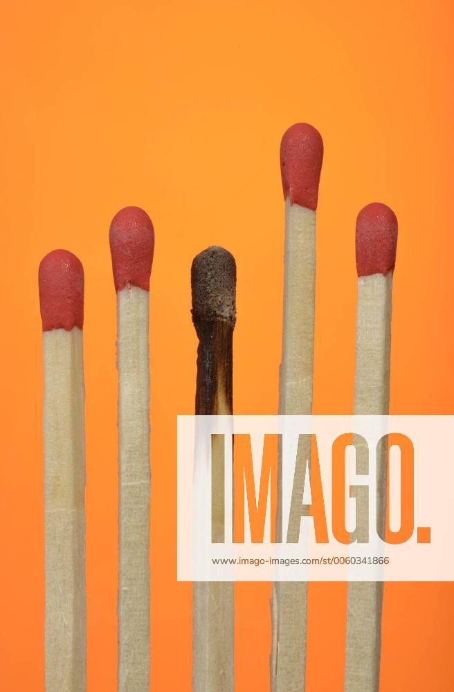 Streichölzer, ein Streichholz abgebrannt, Symbolbild BurnOut, Burnout