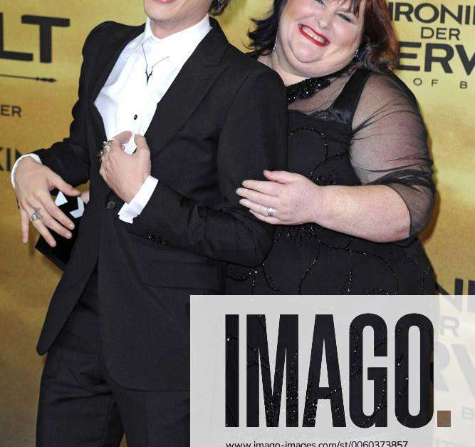 Autorin Cassandra Clare und Jamie Campbell Bower bei der Europapremiere  Chroniken von der Unterwelt - Ciudad de Huesos' imStar-Kino Cine en Berlin  am 20.08.2013 Fotografía de stock - Alamy