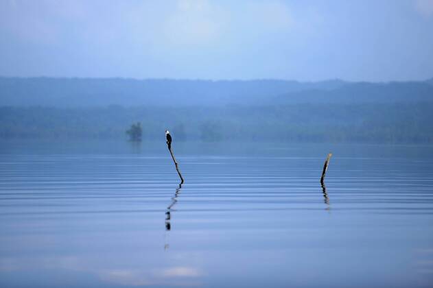 EAST RENNELL Photo taken on Oct.30, 2013 shows a boat on the Lake ...