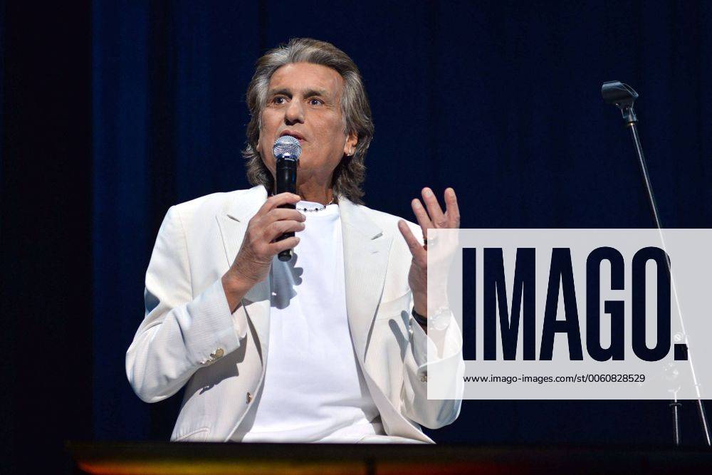 Toto Cutugno TOTO CUTUGNO CONCERT NO RUSSIAN SALES St. Petersburg PS