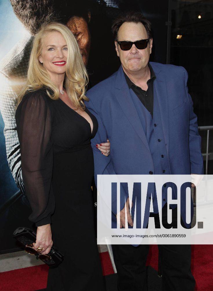 Dan Aykroyd and Donna Dixon arrive on the red carpet at the world ...